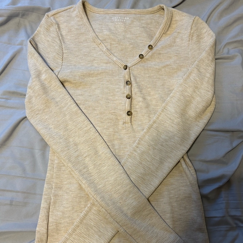American Eagle Long Sleeve Top